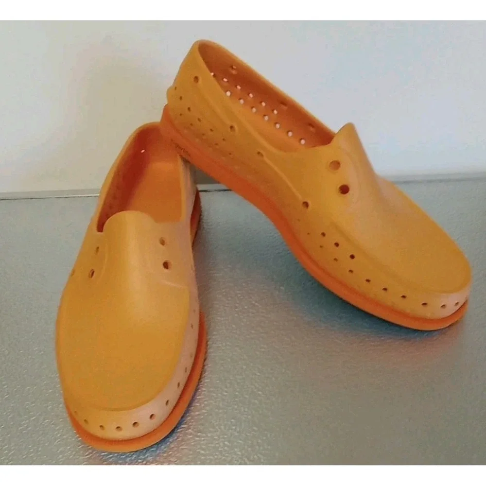 Native Unisex Papaya Orange Rubber Lightweight Deck Casual Shoes Size 10 Men‎ 8